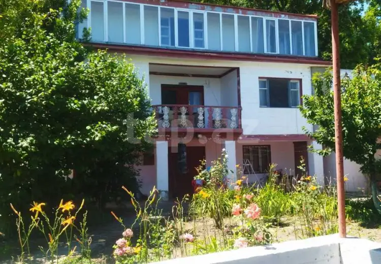 12 otaqlı mənzil , Xudat
