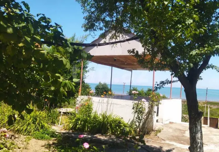 12 otaqlı mənzil , Xudat