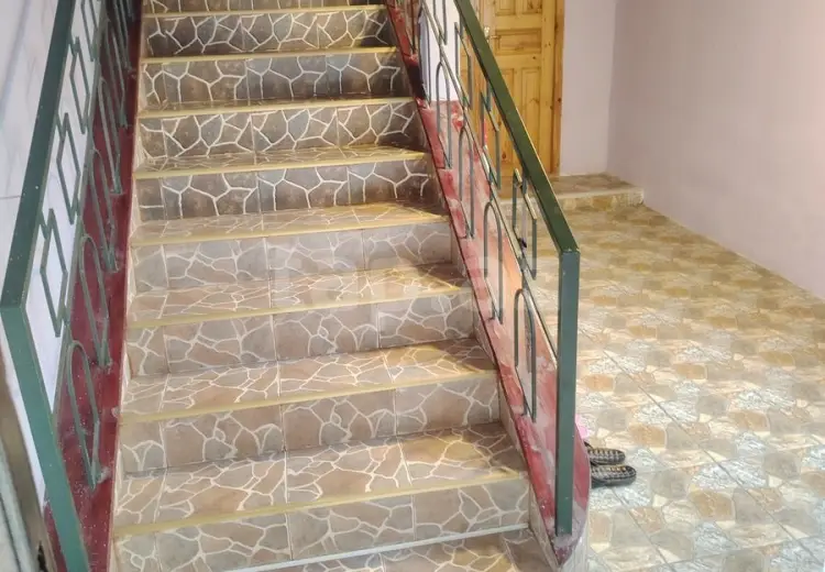 8 otaqlı mənzil , Qəbələ