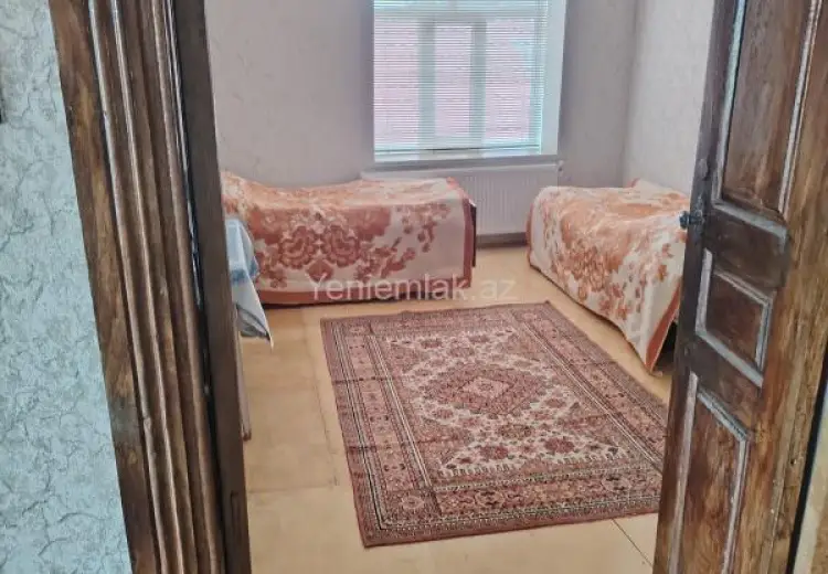 8 otaqlı mənzil Satılır, Qəbələ