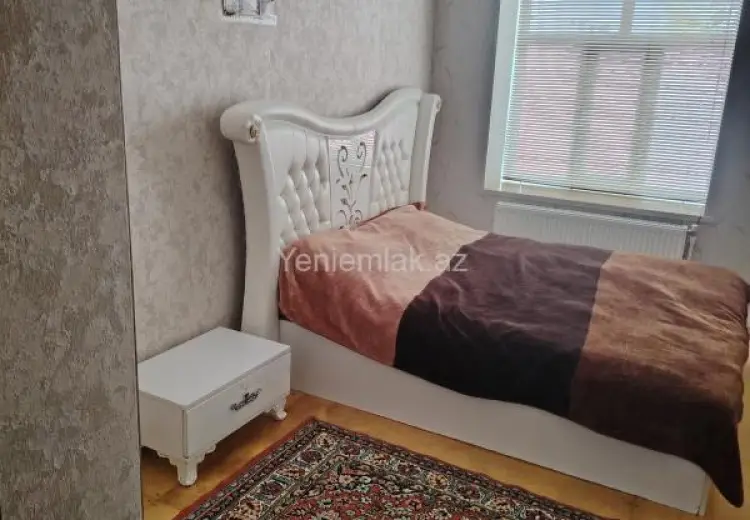 8 otaqlı mənzil Satılır, Qəbələ