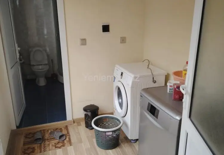 8 otaqlı mənzil Satılır, Qəbələ