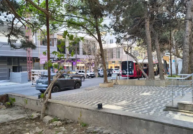 250 m² Obyekt / Ofis Satılır, Badamdar qəs., Səbail, Bakı