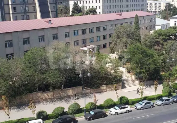 4 otaqlı mənzil , Bakı