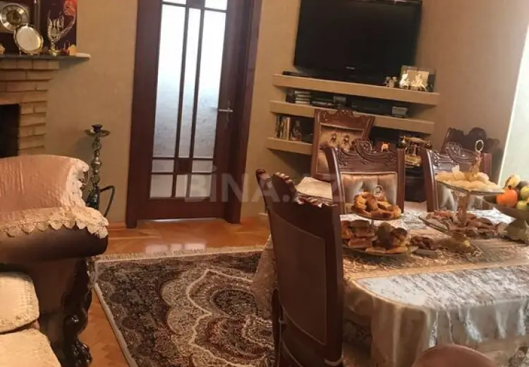 4 otaqlı mənzil Satılır, İçəri şəhər, Səbail, Bakı