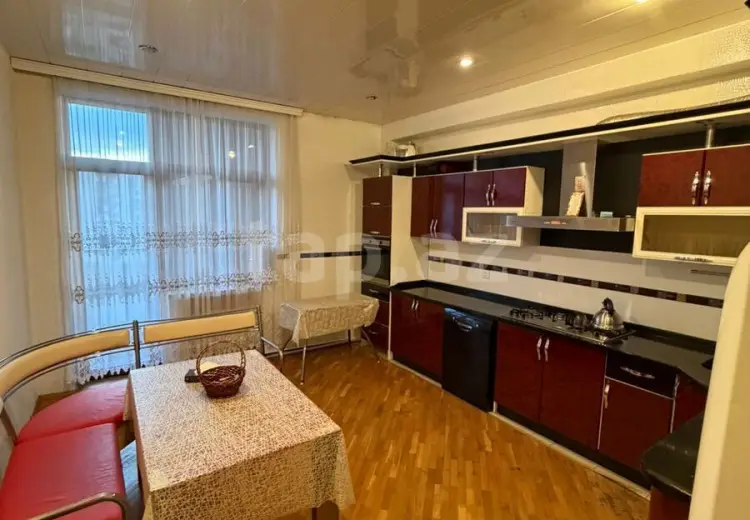 3 otaqlı mənzil , Bakı
