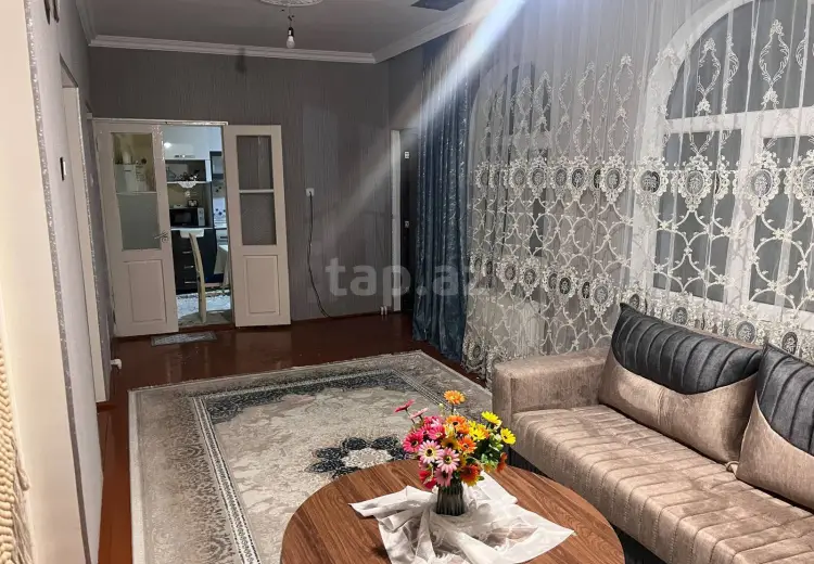 4 otaqlı mənzil , Şəki