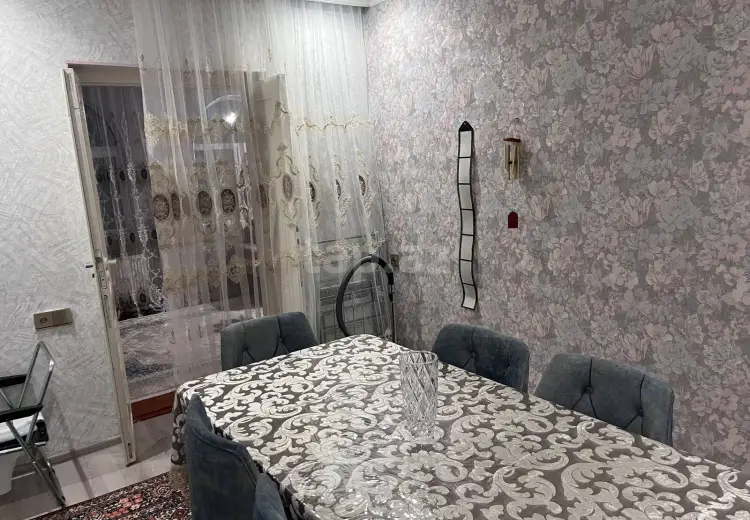 4 otaqlı mənzil , Şəki