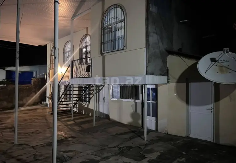 4 otaqlı mənzil , Şəki