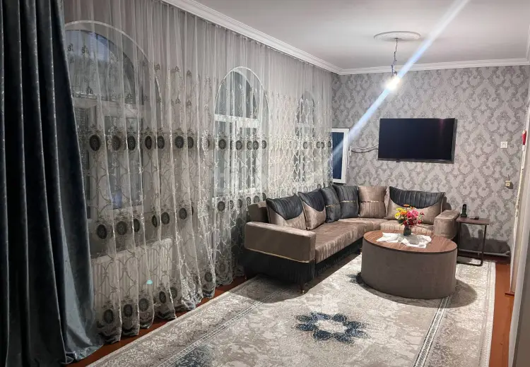 4 otaqlı mənzil , Şəki