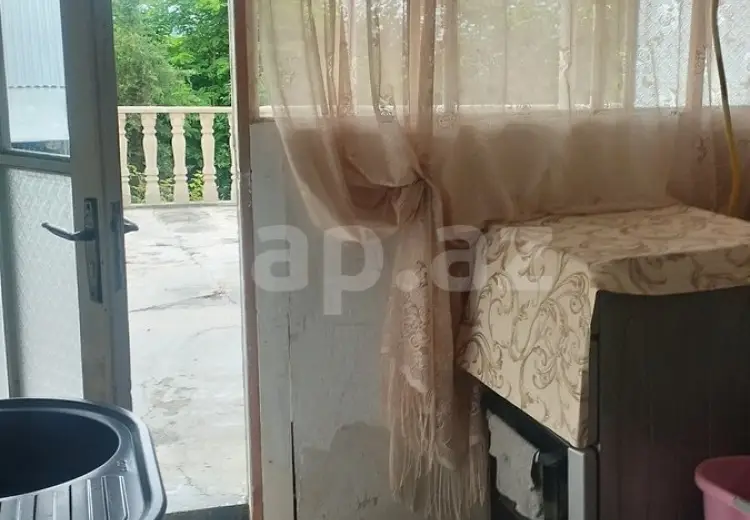 4 otaqlı mənzil , Şəki