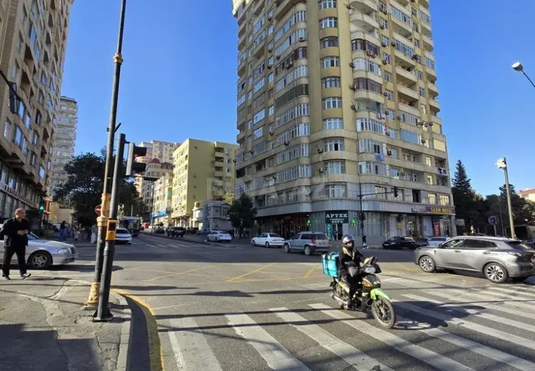 650 m² Obyekt / Ofis Satılır, Nəsimi, Bakı