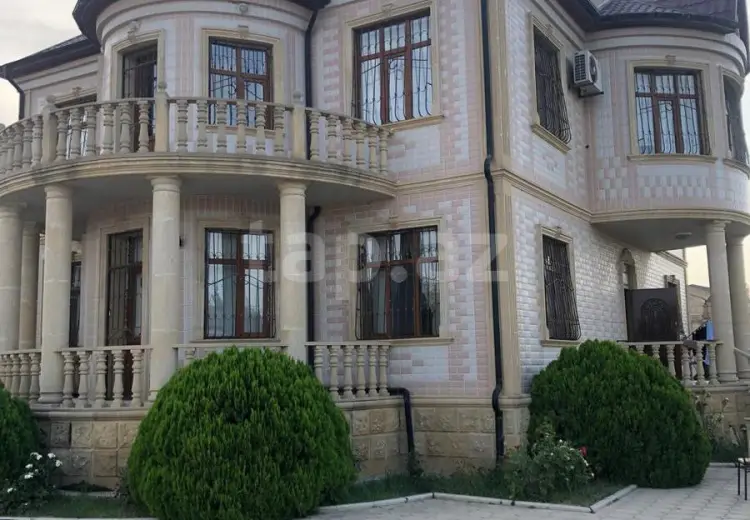 7 otaqlı mənzil , Bakı