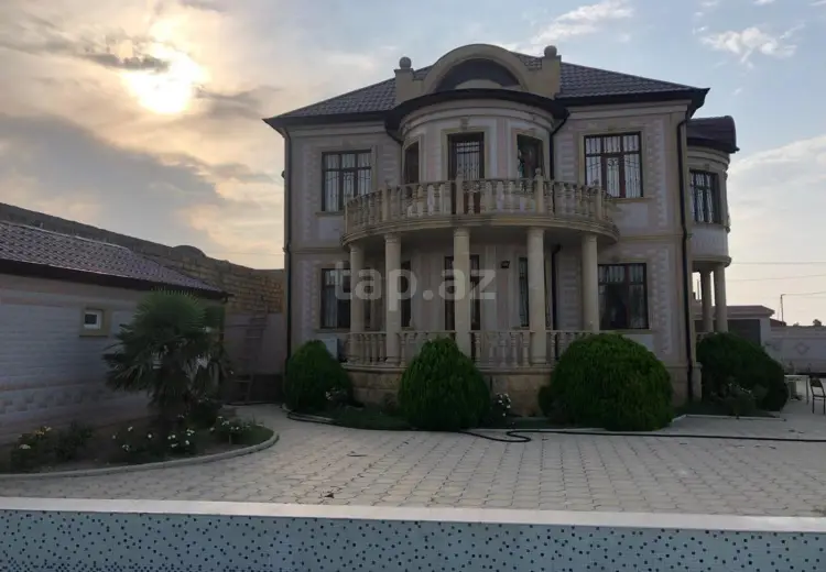 7 otaqlı mənzil , Bakı