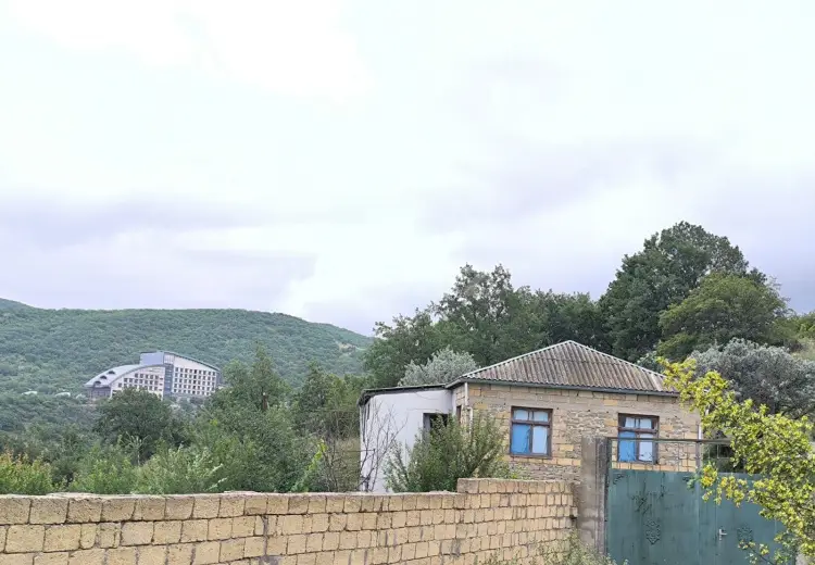 4 otaqlı mənzil , Xızı