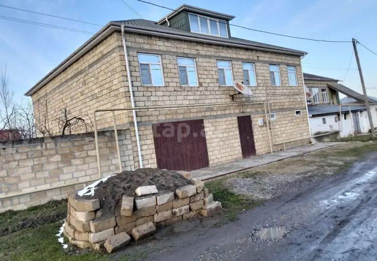 6 otaqlı mənzil , Quba