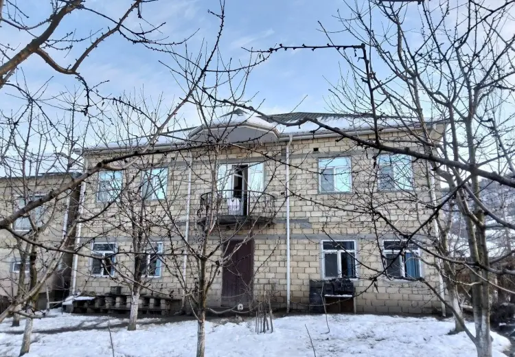 6 otaqlı mənzil , Quba