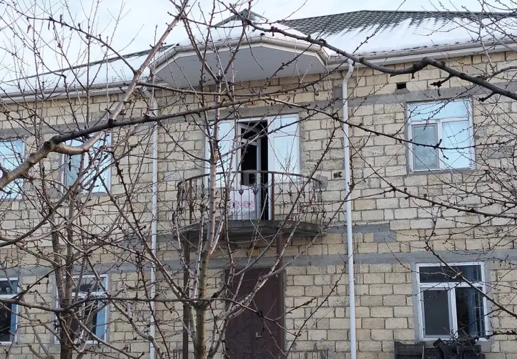 6 otaqlı mənzil , Quba