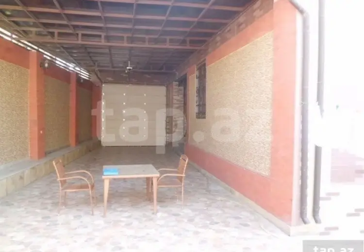 8 otaqlı mənzil , Bakı