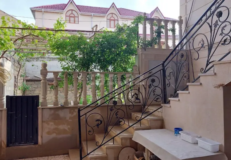 6 otaqlı mənzil , Sumqayıt