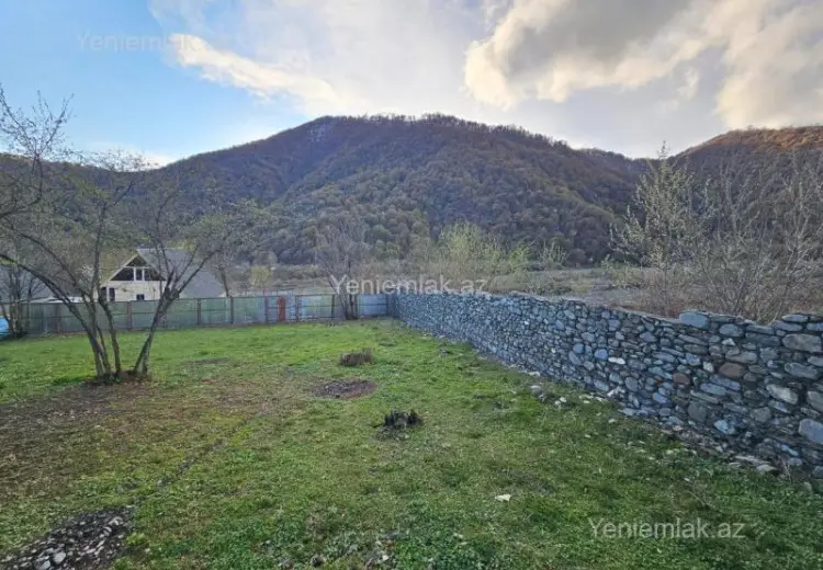 8 sot Torpaq Satılır, Qəbələ