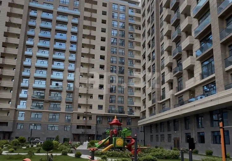 4 otaqlı mənzil , Bakı