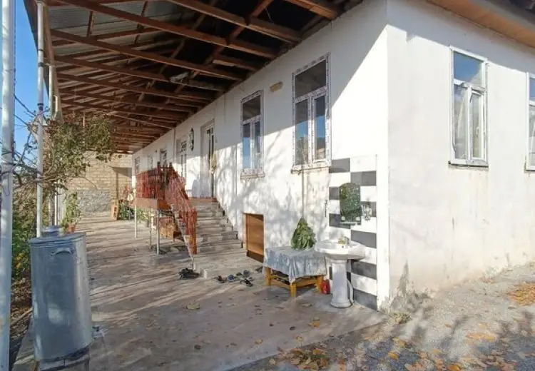 4 otaqlı mənzil , Şəki