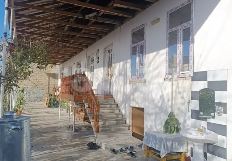 4 otaqlı mənzil , Şəki
