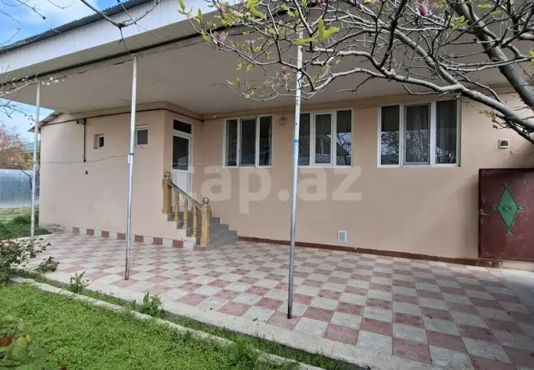 3 otaqlı mənzil , Şəki