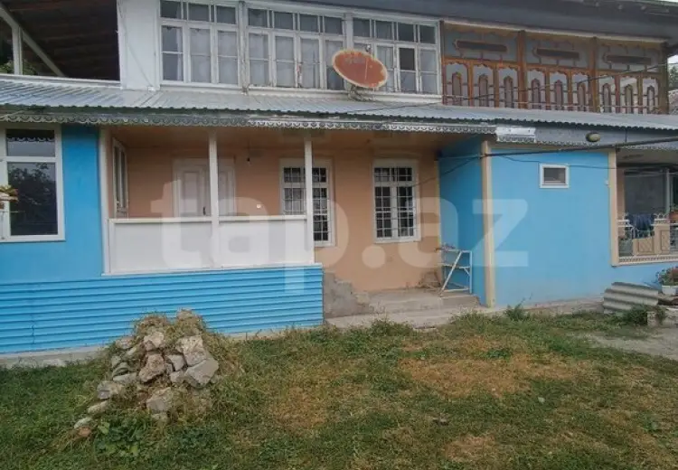 4 otaqlı mənzil , Şəki