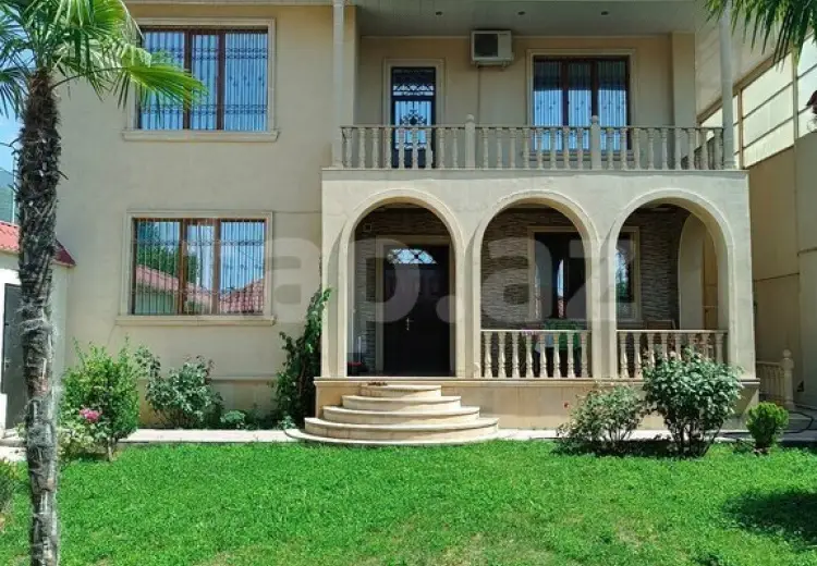 6 otaqlı mənzil , Şəki