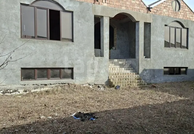 6 otaqlı mənzil , Şəki