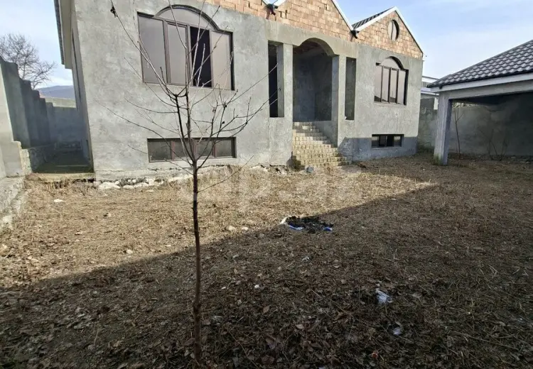 6 otaqlı mənzil , Şəki