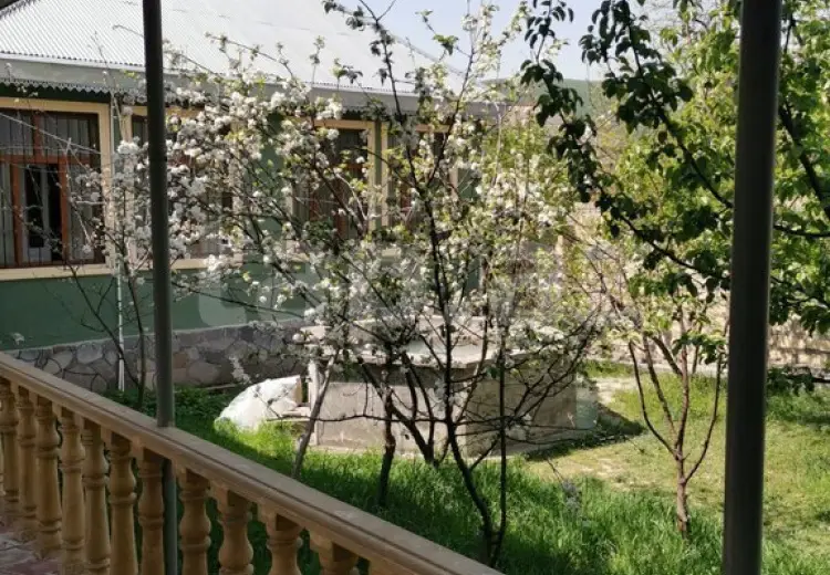 4 otaqlı mənzil , Şəki