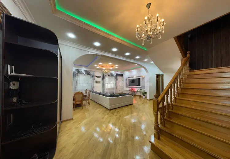 7 otaqlı mənzil Kirayə (günlük), Badamdar qəs., Səbail, Bakı