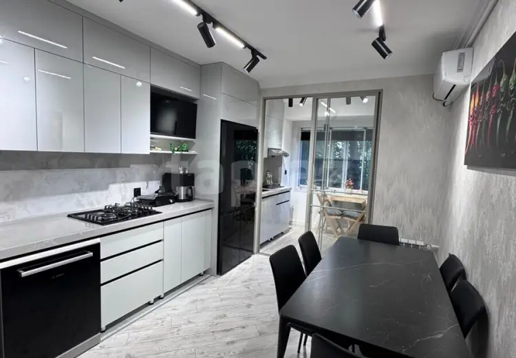 4 otaqlı mənzil , Bakı
