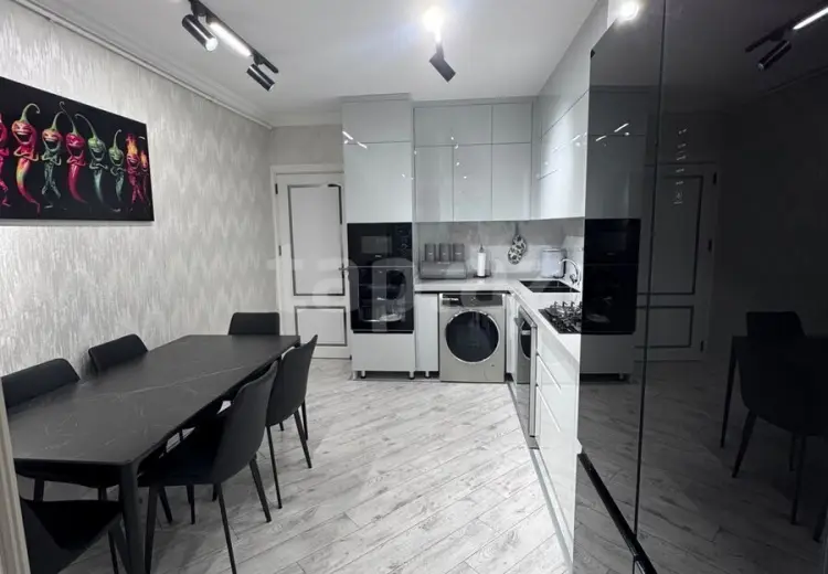 4 otaqlı mənzil , Bakı