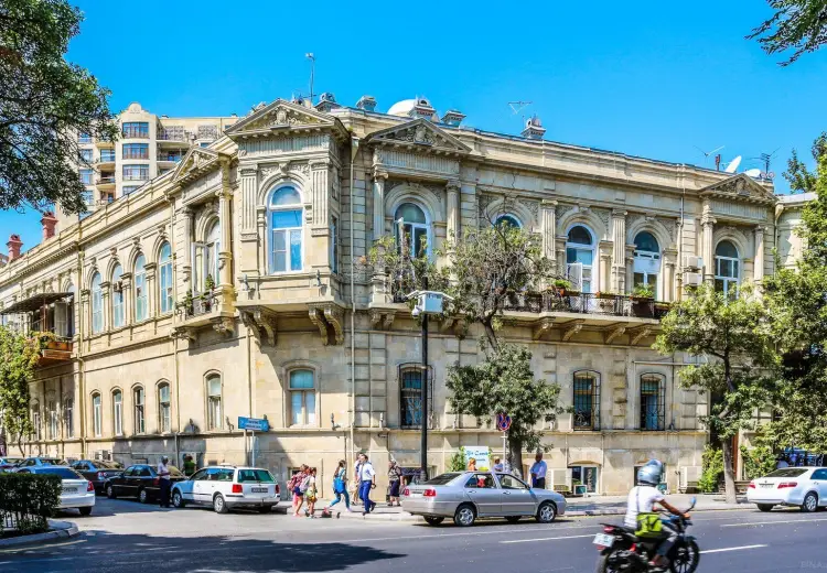 320 m² Obyekt / Ofis Satılır, İçəri şəhər, Səbail, Bakı