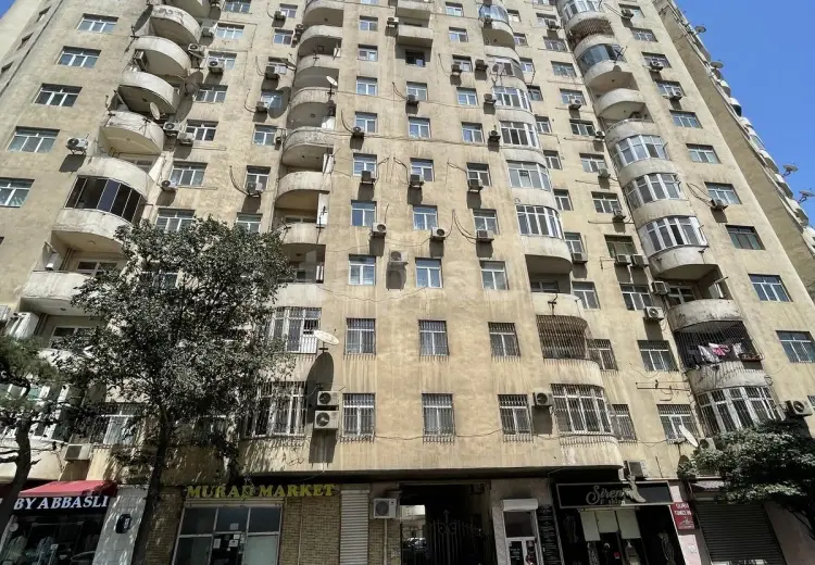 4 otaqlı mənzil , Bakı