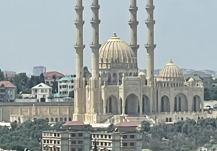4 otaqlı mənzil , Bakı
