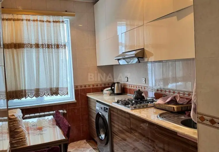 6 otaqlı mənzil Satılır, 8-ci kilometr, Nizami, Bakı
