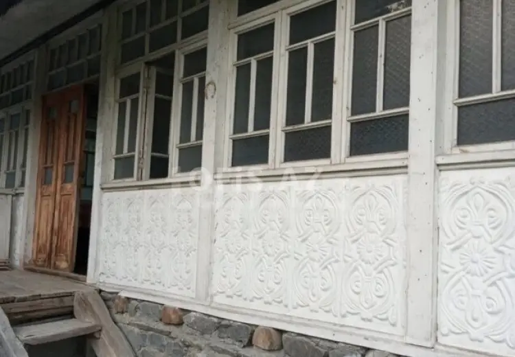 5 otaqlı mənzil Satılır, Şəki
