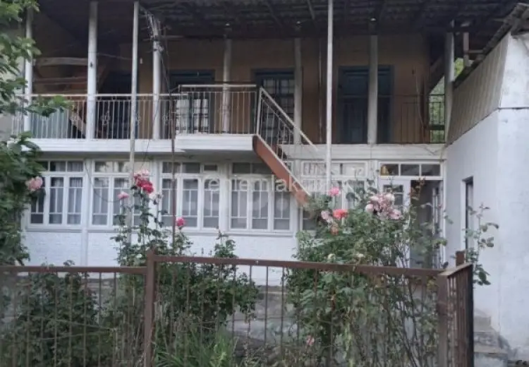 5 otaqlı mənzil Satılır, Şəki
