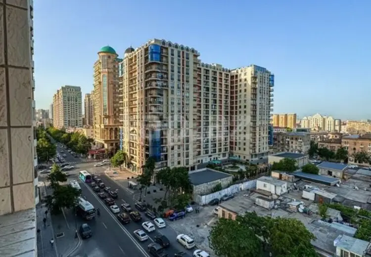 4 otaqlı mənzil , Bakı