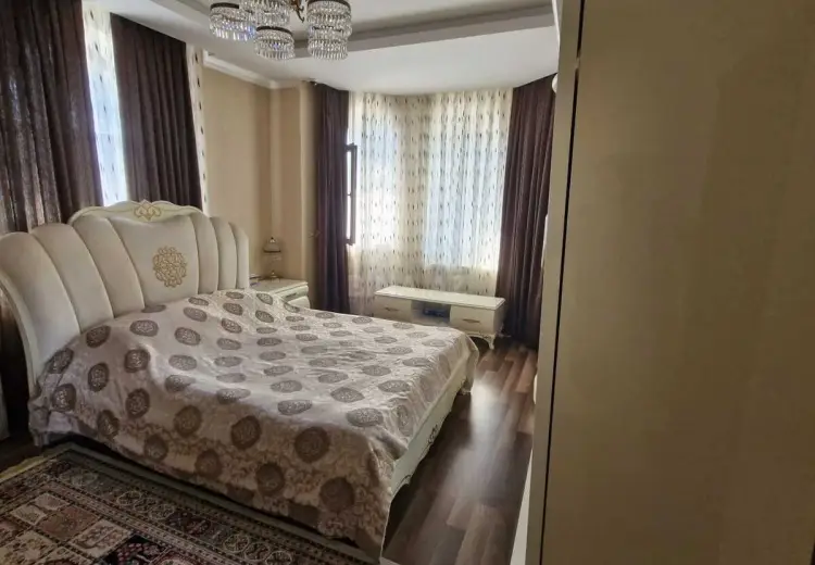8 otaqlı mənzil Satılır, Nizami, Bakı