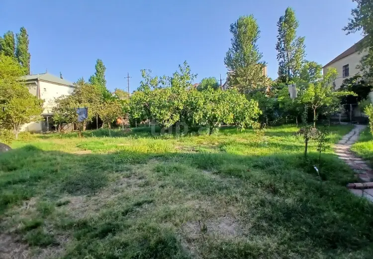 16 otaqlı mənzil , Bakı