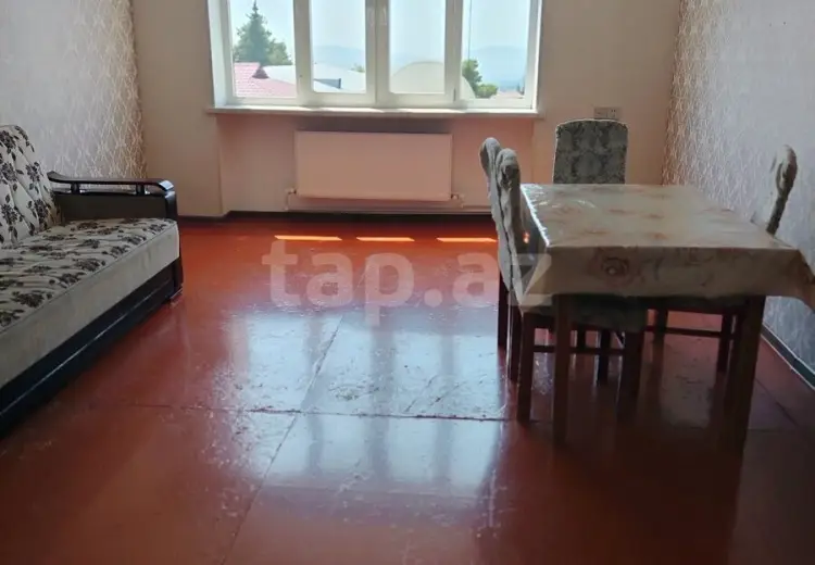 3 otaqlı mənzil , Şəki