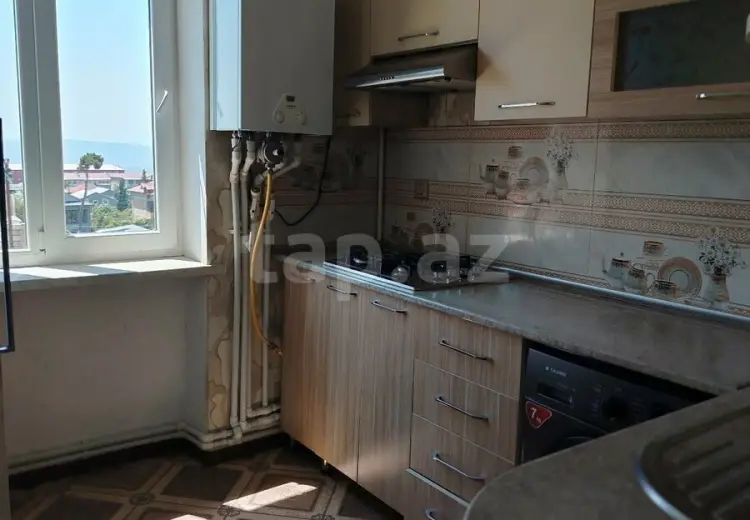 3 otaqlı mənzil , Şəki
