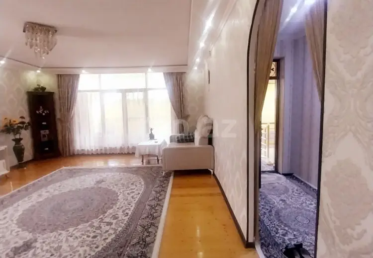 6 otaqlı mənzil , Gəncə