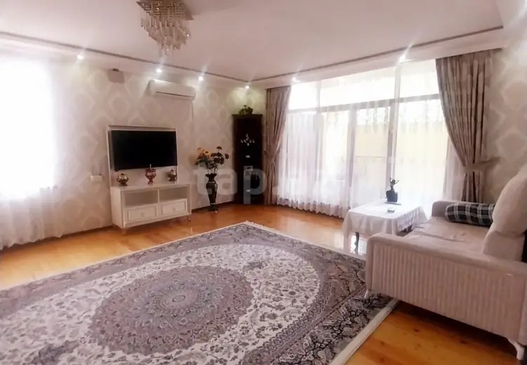 6 otaqlı mənzil , Gəncə